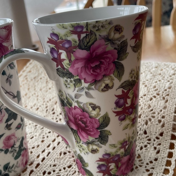 Kent Pottery Floral Rose Ceramic Mugs - Set of 2 🌺 - Picture 3 of 5